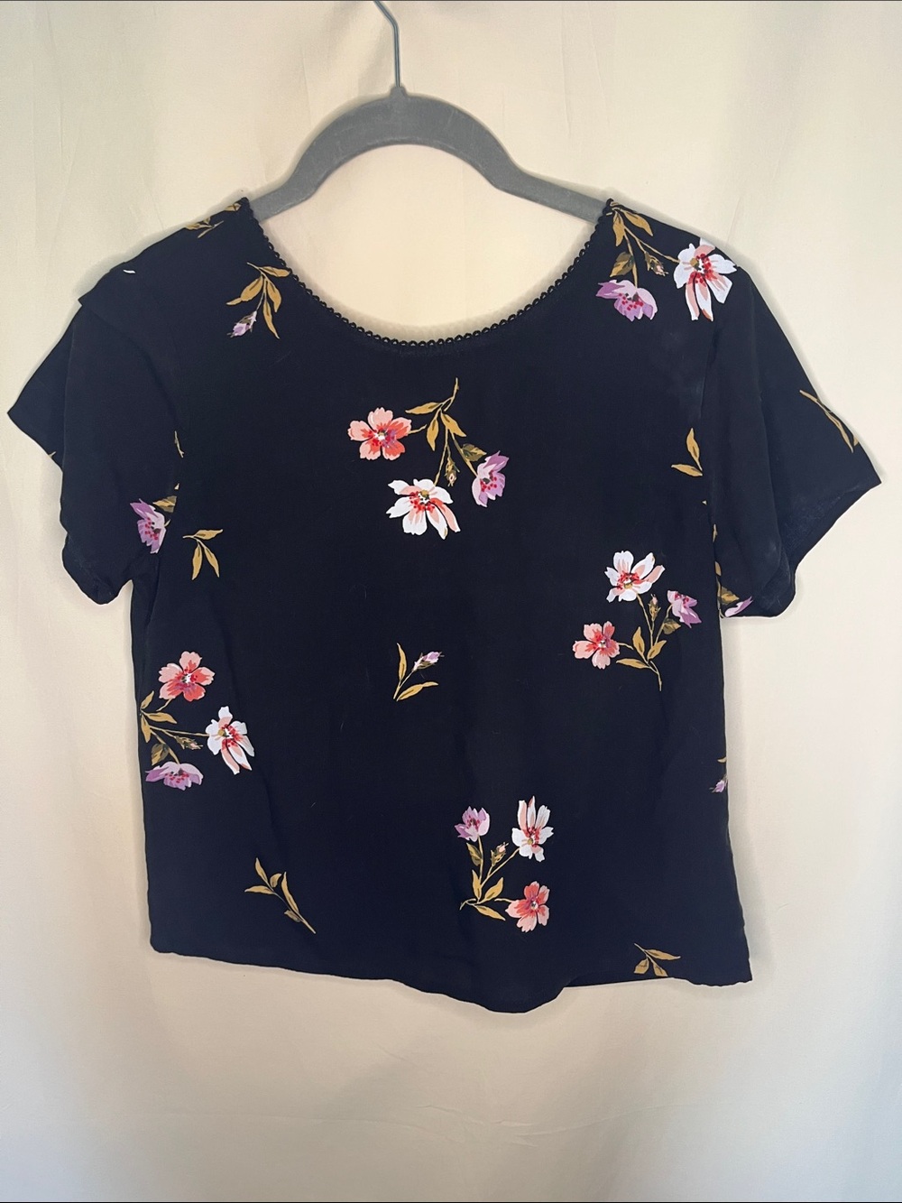 Abercrombie & Fitch Black Short Sleeve Floral Tee